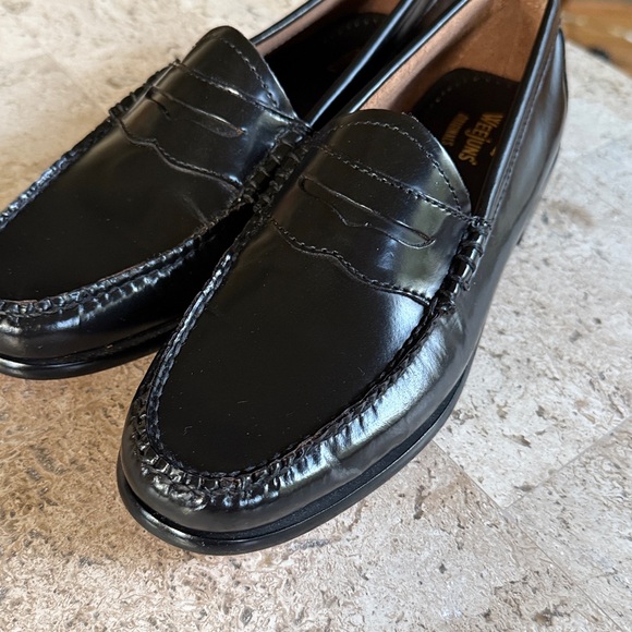 G.H. Bass & Co. Whitney Black Loafers - Picture 13 of 16